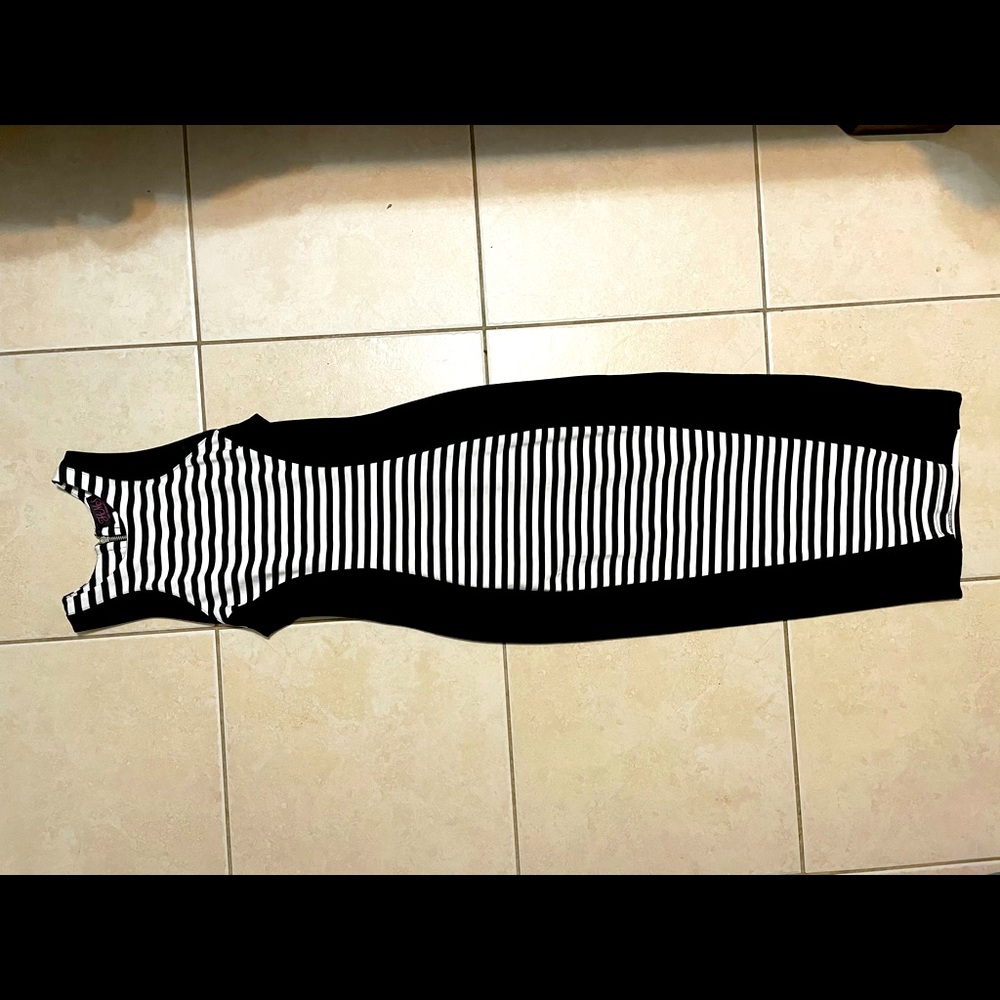 Long fitted dress